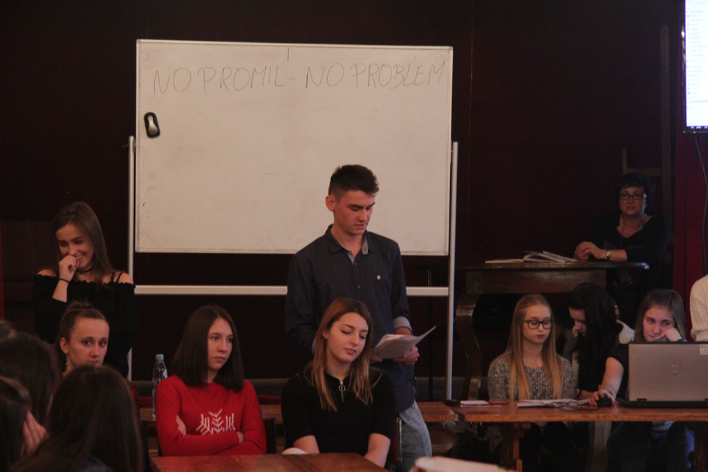 http://www.zso.tarnow.pl/images/galerie/16_17/Warsztaty%20wychowawcze%20-%20No%20promil%20-%20No%20problem/warsztaty_65.jpg