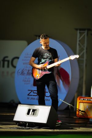 Amfq_123