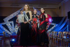 Sukces uczennicy Szczepanika: Aleksandra Smutek wygrywa „Kreacje Prowokacje”